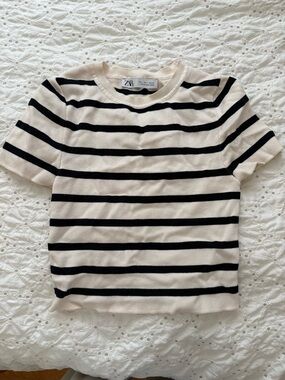 Zara Black & Cream Striped Short Sleeve Top